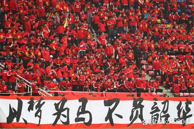 以胜利告别俄罗斯 国足用拼搏赢得尊重 以胜利告别俄罗斯 国足用拼搏赢得尊重